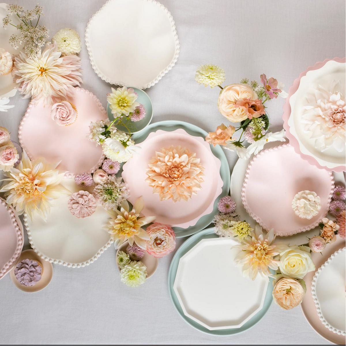 Cream Dot Edged Flower Compostable Dinner Plates (x8)