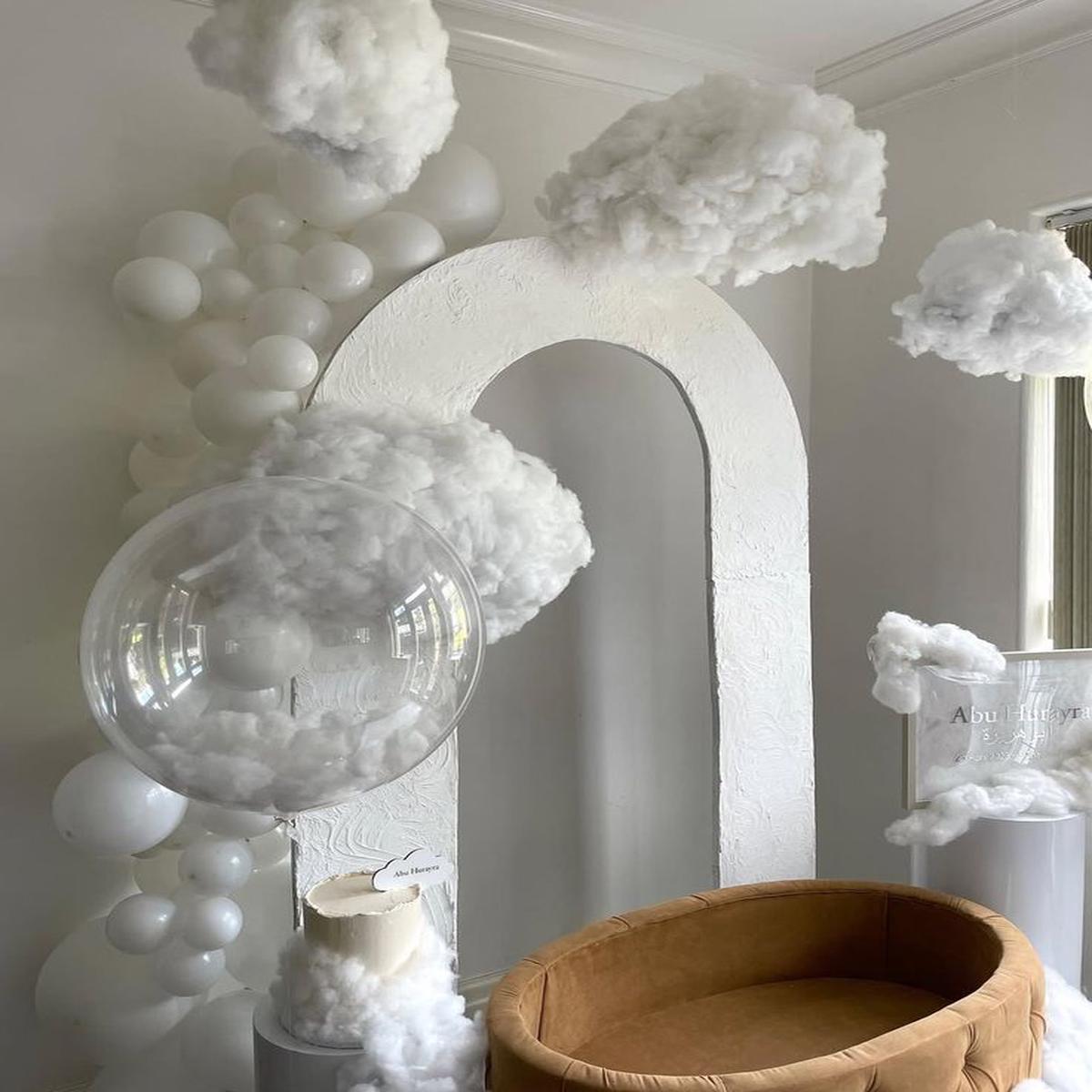 Customizable Board Backdrop with Balloons Clear and White with White Cotton – Perfect for any celeb