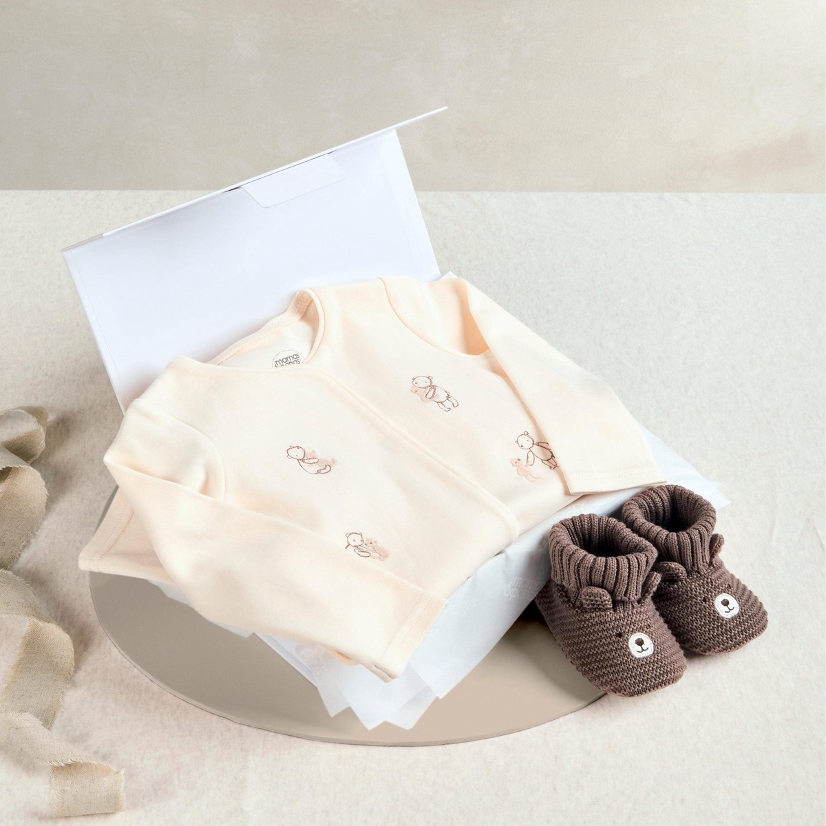 0-3m Embroidered Teddy Bear Romper Baby Gift Box – Medium